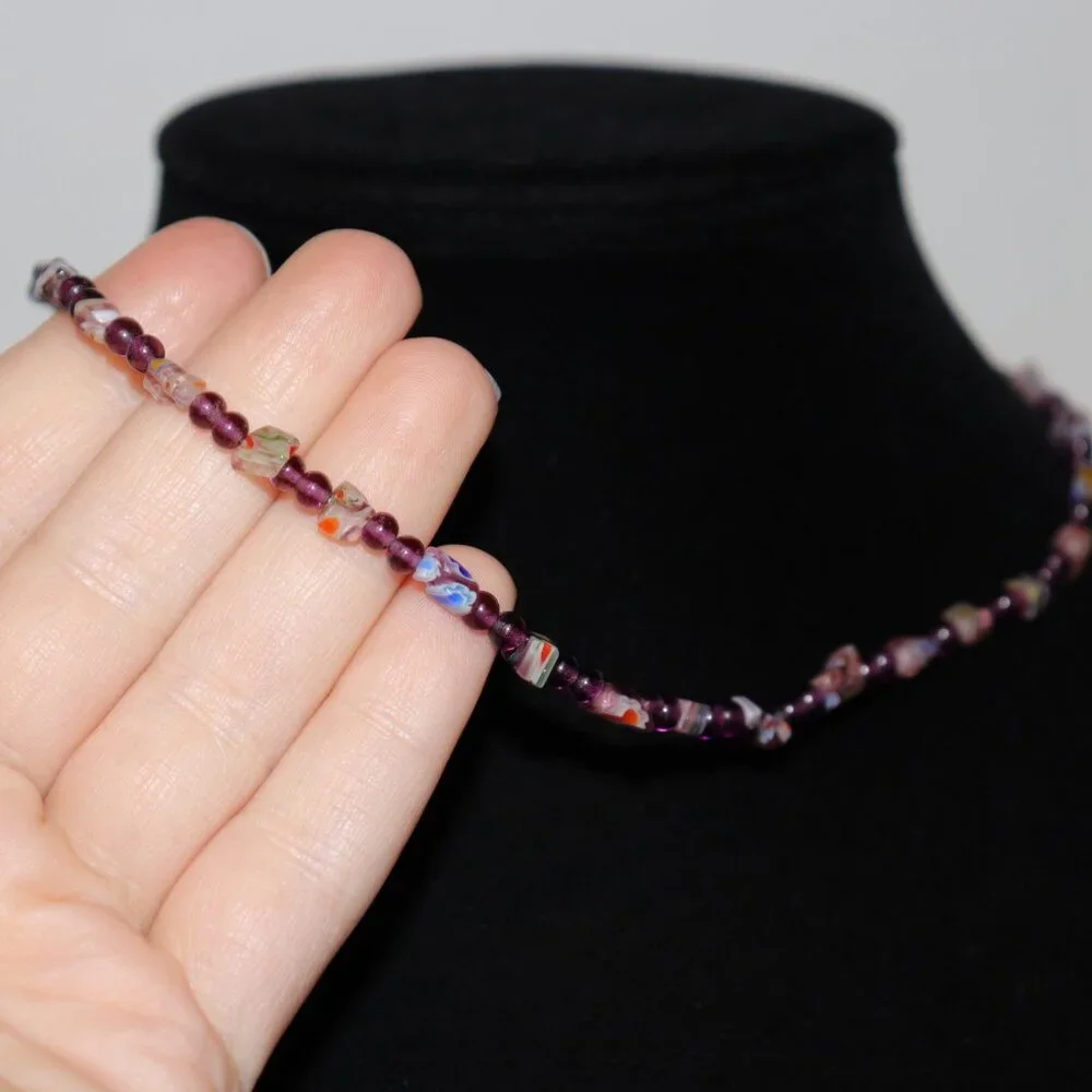 🌸 NWOT Purple Glass & Millefiori Flower Beaded Necklace – 17